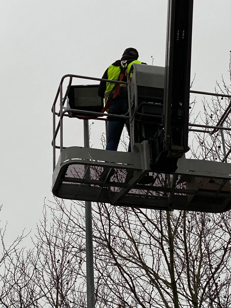 Lamp vervangen op grote hoogte